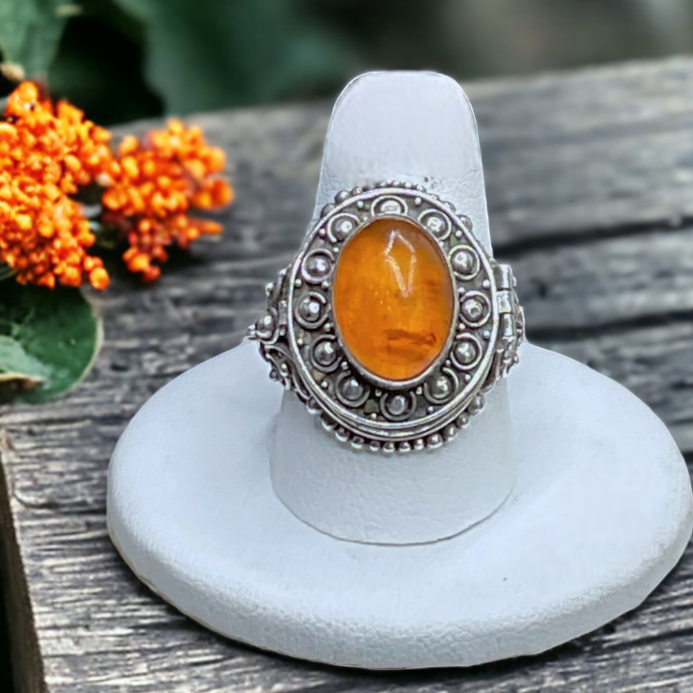 🌺Vintage Sterling Amber Poison Ring - Picture 7 of 15